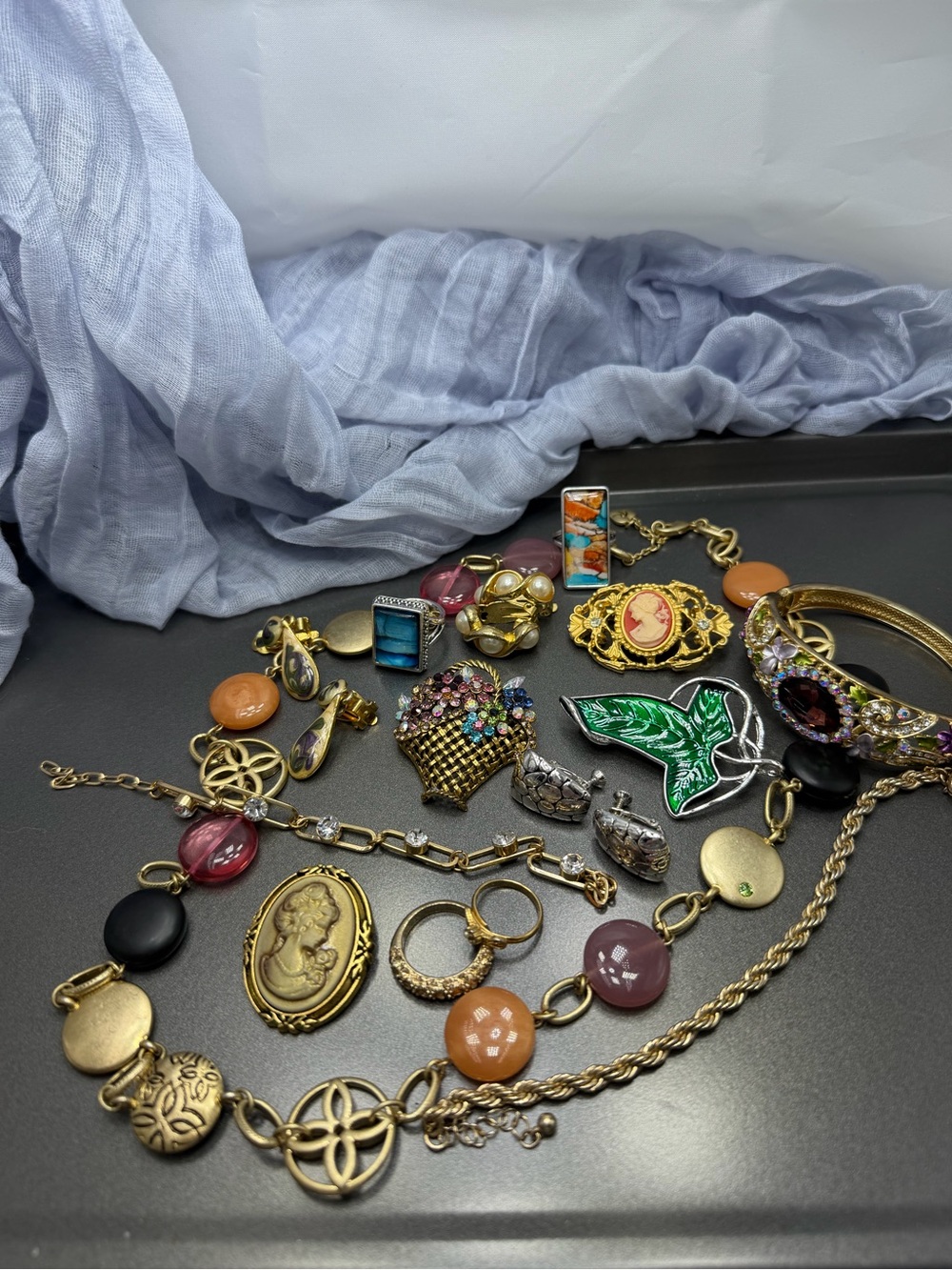Vintage Mixed Gold-Tone and Multicolor Women’s Jewelry lot